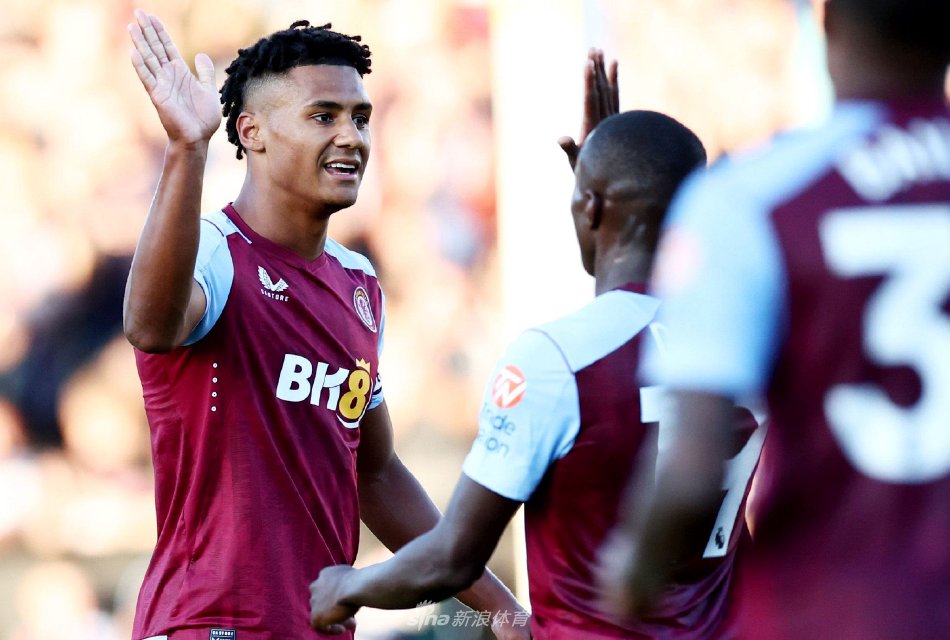 C罗标志性 C罗标志性